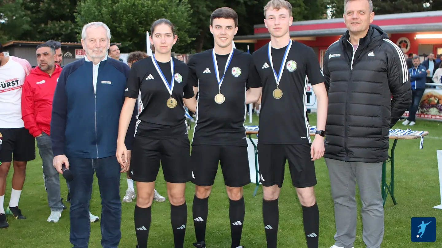 Passauer Schiedsrichtergespann leitet Finale der niederbayerischen Bezirksmeisterschaft