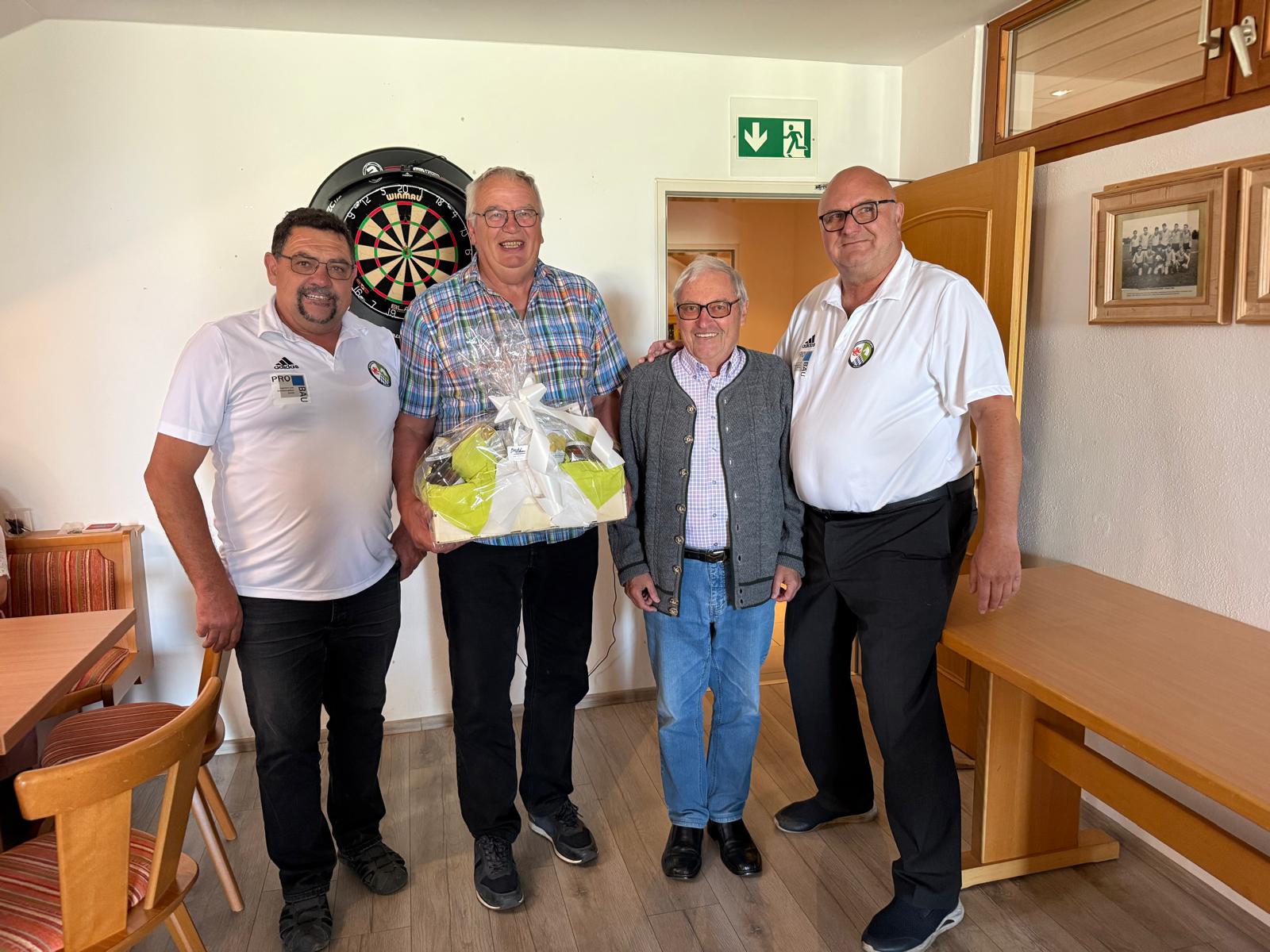 Schiedsrichterkamerad Josef Bauer feiert 70. Geburtstag