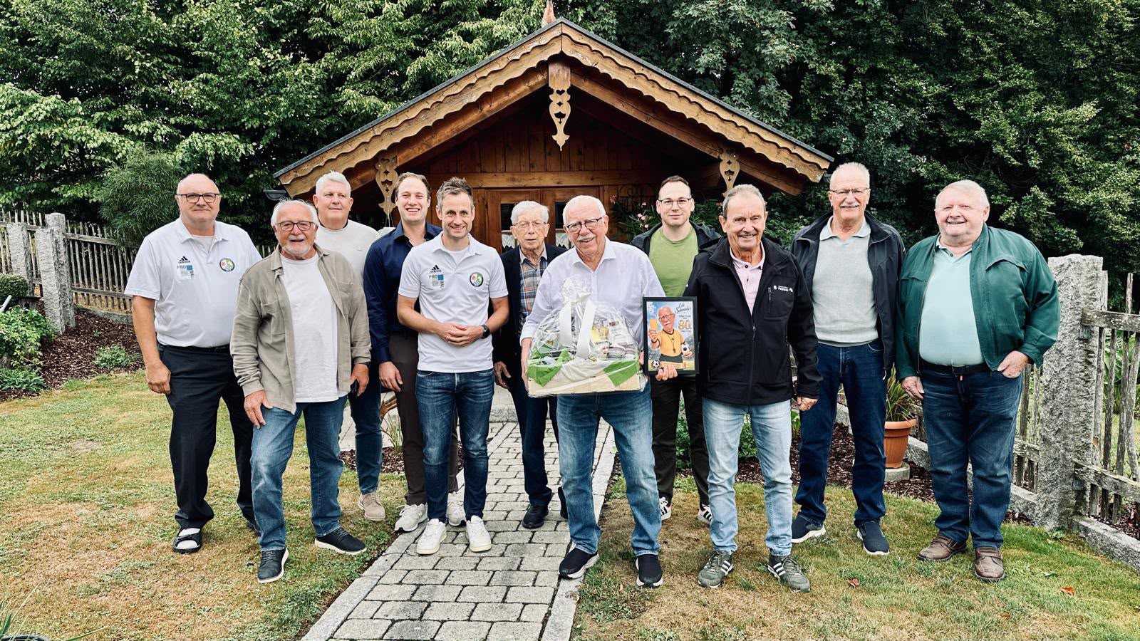 Eine Institution unserer Gruppe: Edi Schneider feiert 80. Geburtstag